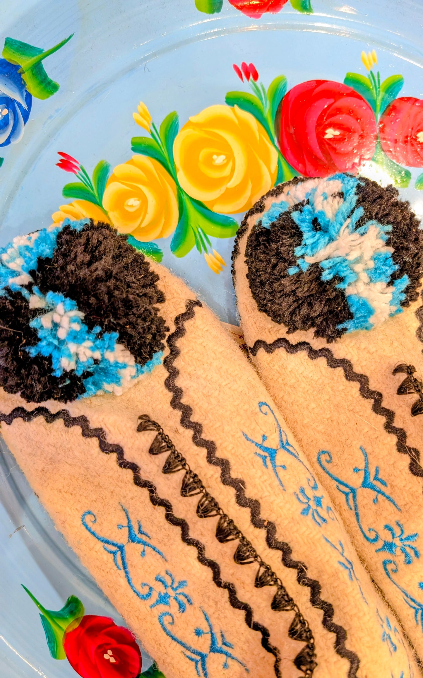 Greek pom pom slippers size 46