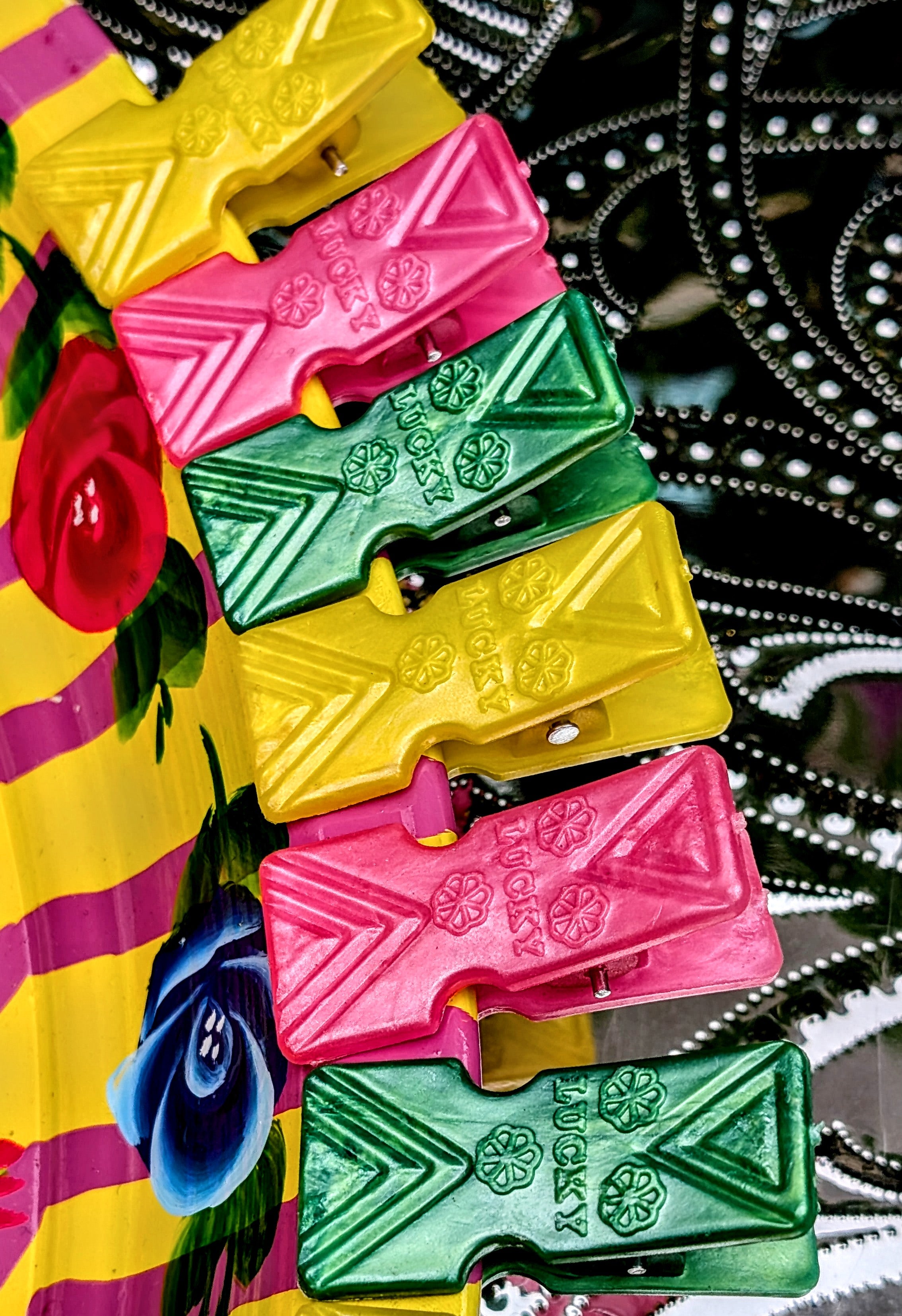 Colour Lucky pegs