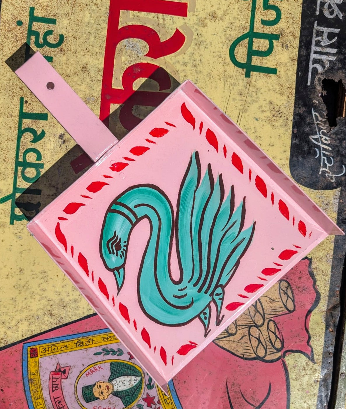 Truck art dust pans