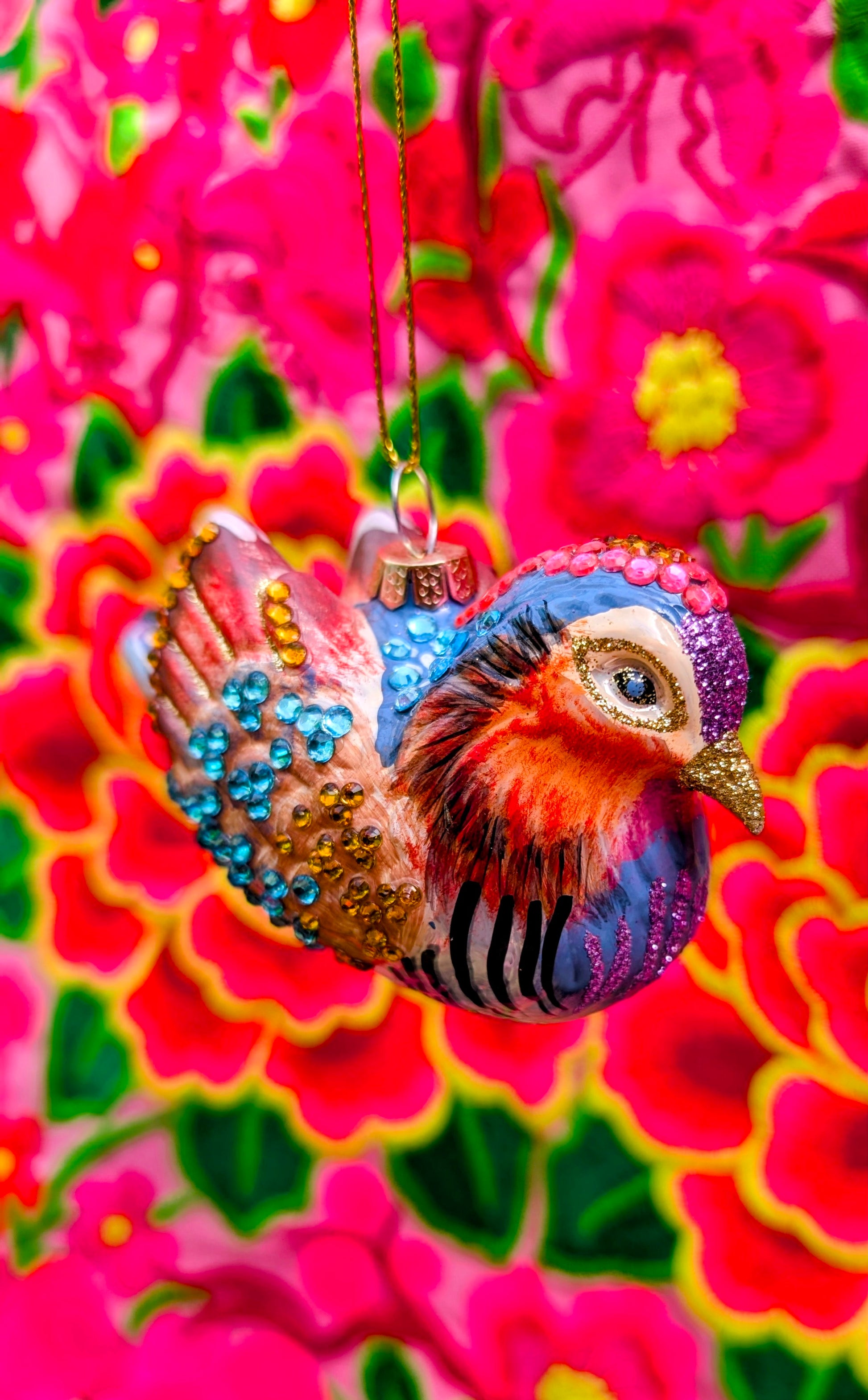 Oooo, just gorgeous!! handpainted with so much skill in the loveliest colours.

In China, these ducks represent wedded bliss and fidelity, so a fab present for the newly married too!

Size 10 x 6 x 5cm

 