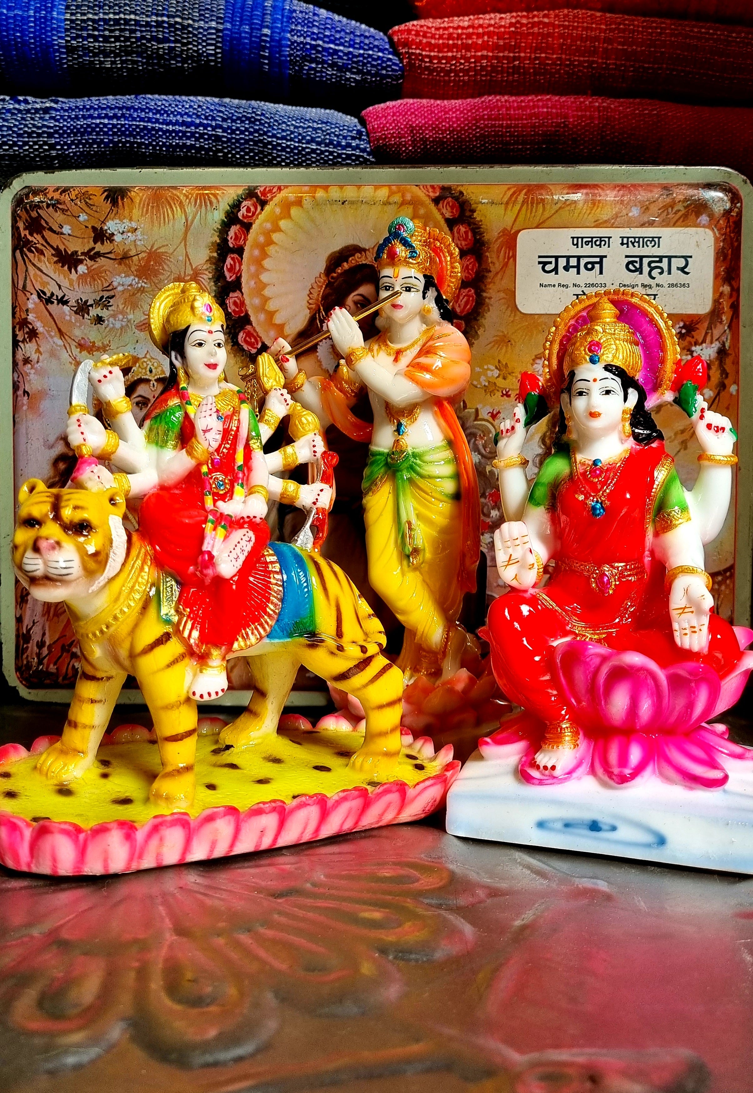 Super colour hindu statues