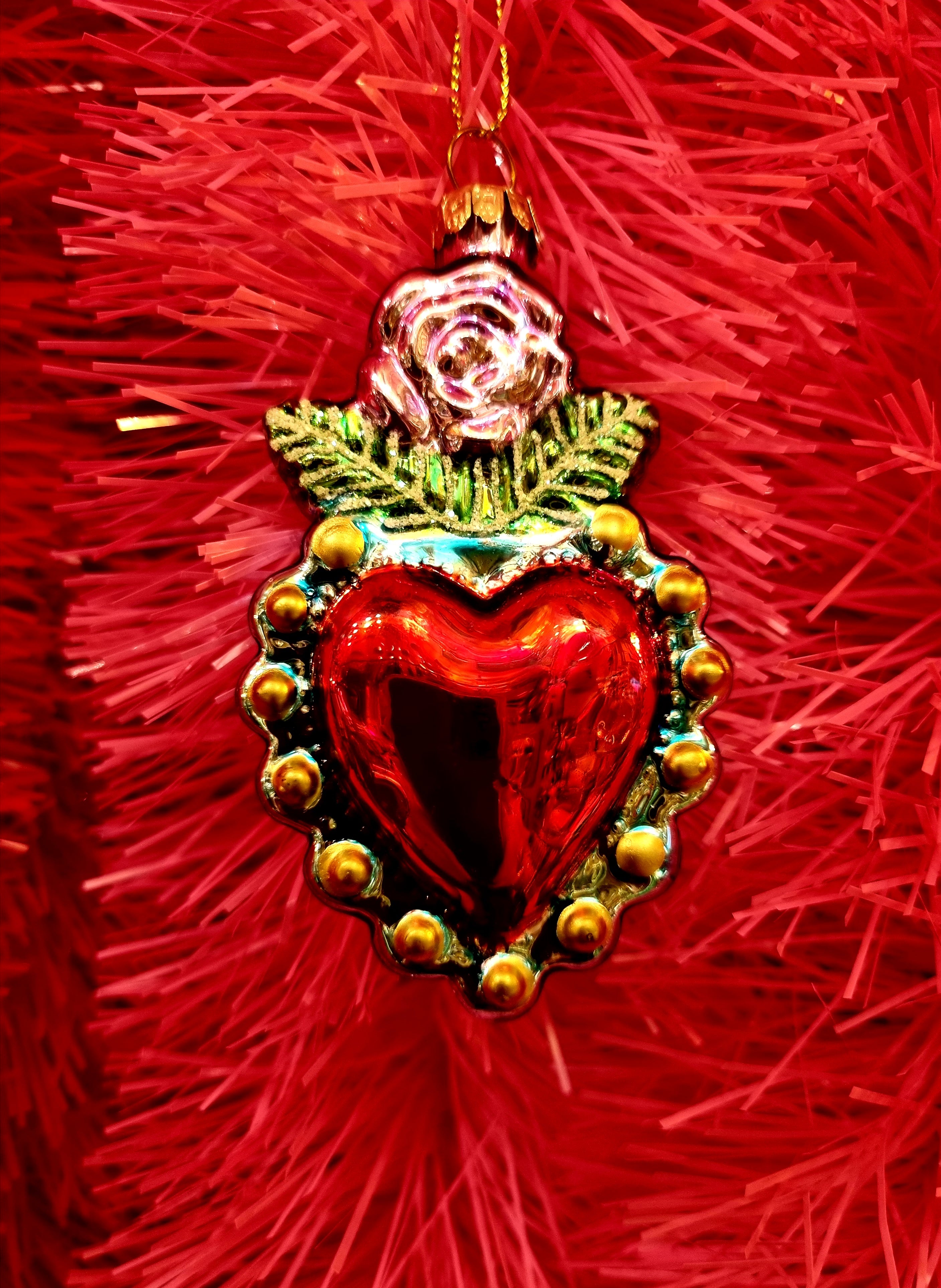 Sacred heart milagros decorations