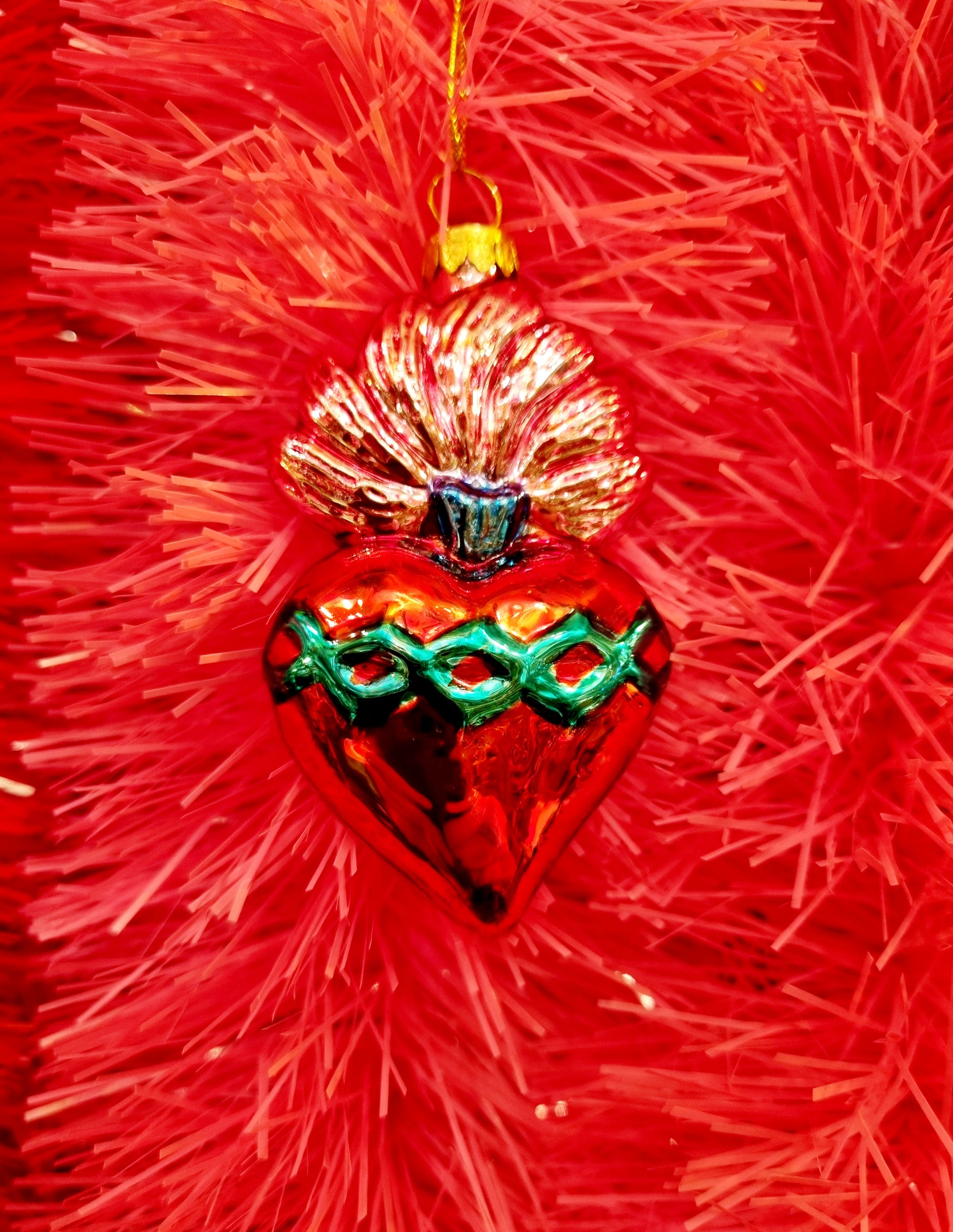 Sacred heart milagros decorations
