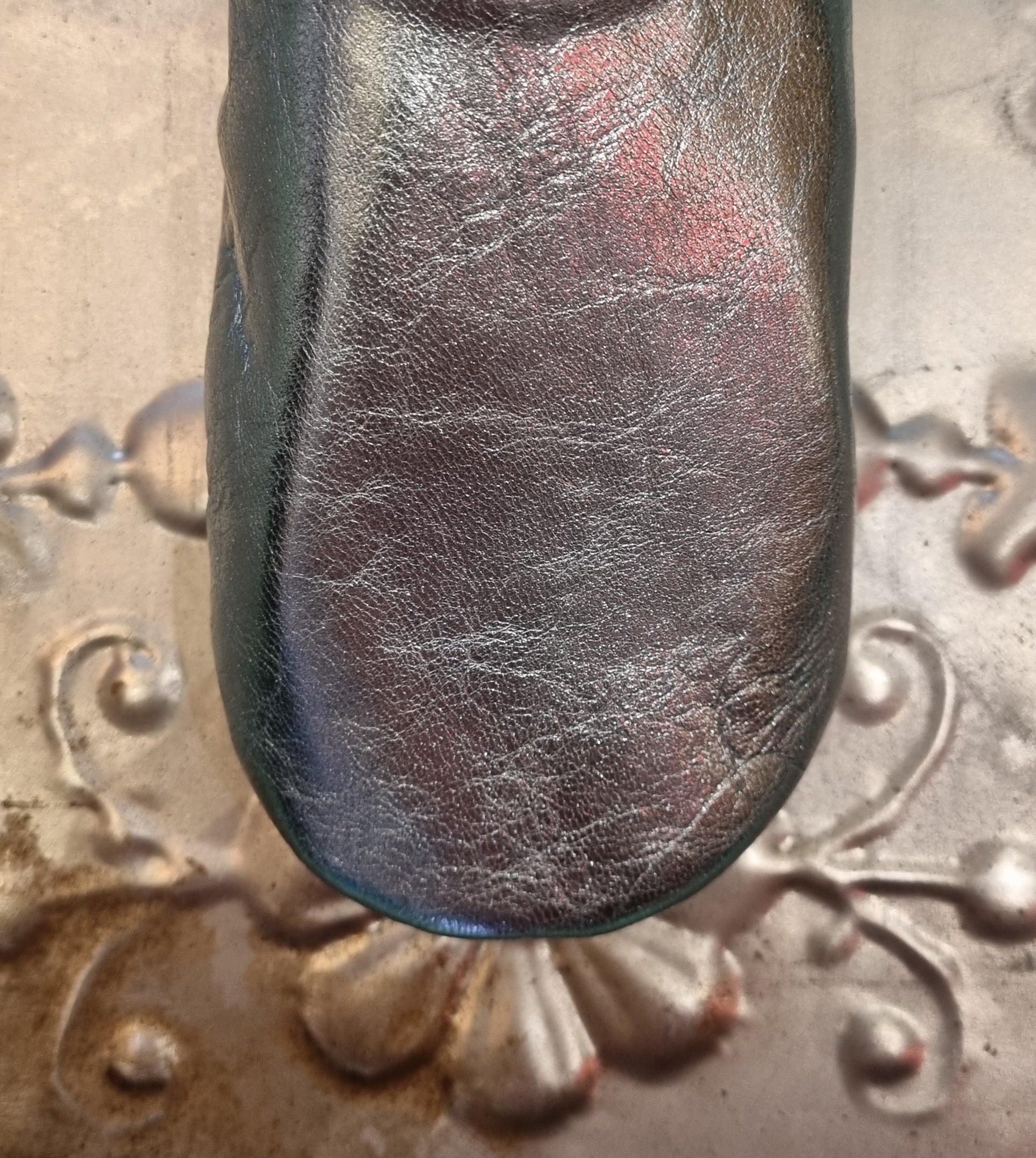 Soft leather metallic slippers
