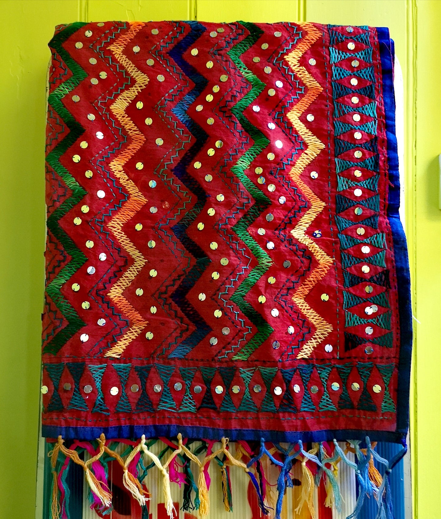 Zig zag hand embroidered shawl
