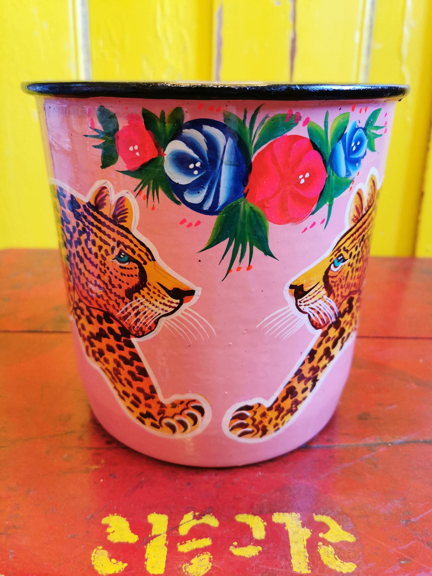 Truck art pot - big cats