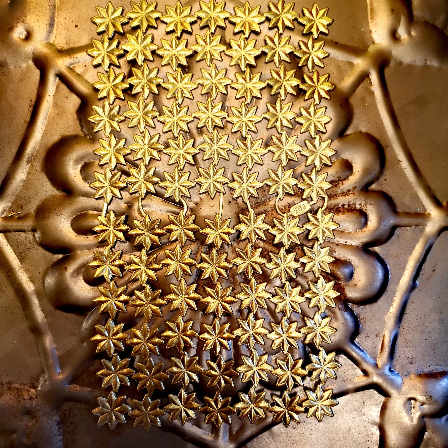 Embossed card motifs in sheets stars