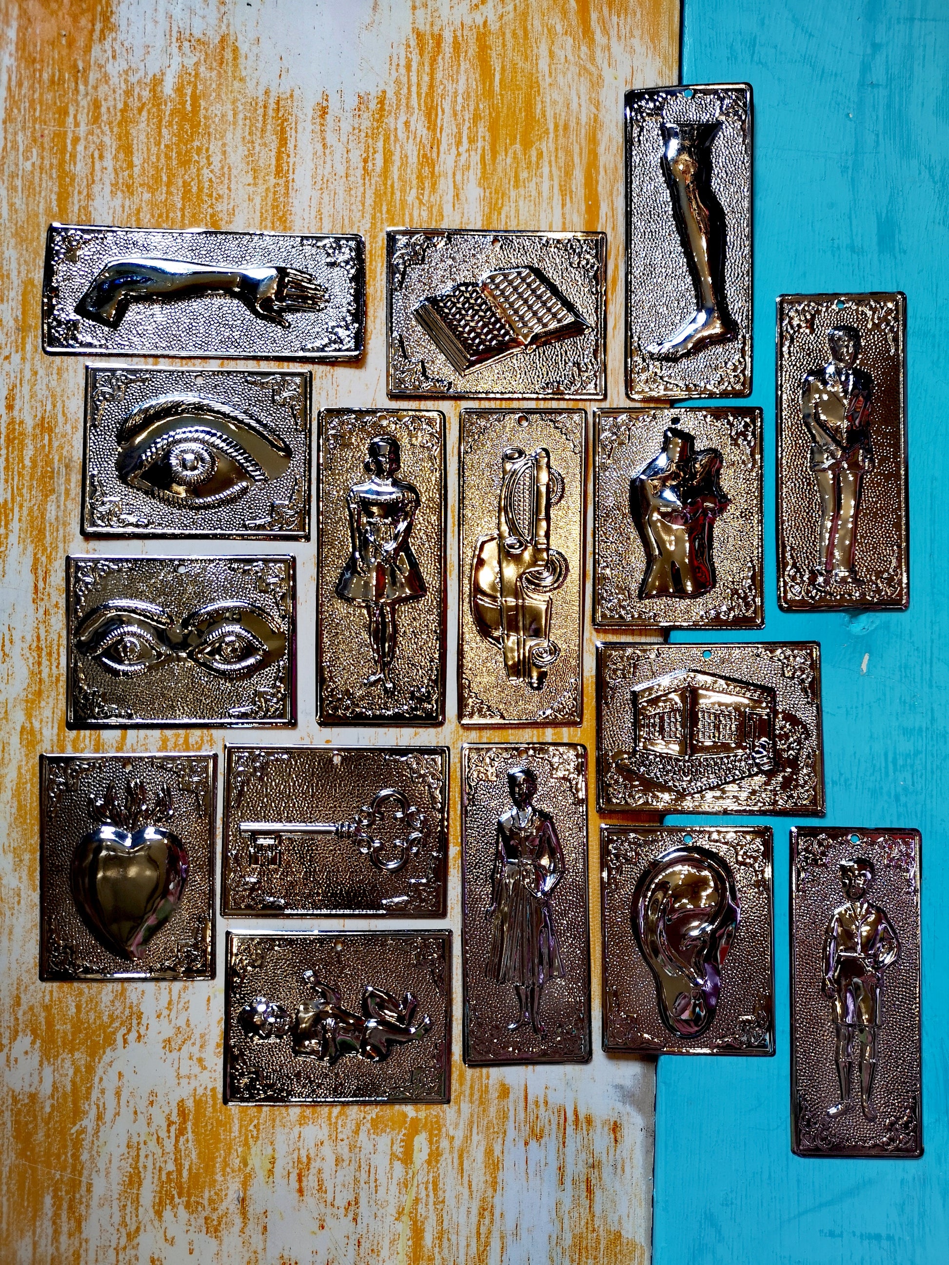 Gorgeous silver plated votos,these are left in sacred places as wishes for help,or thanks for a miracle from the Saints in Greek Orthodox churches.

gold plated nickel

sizes vary..8cm x 6cm,11.5cm x 4.5cm.

 

 

