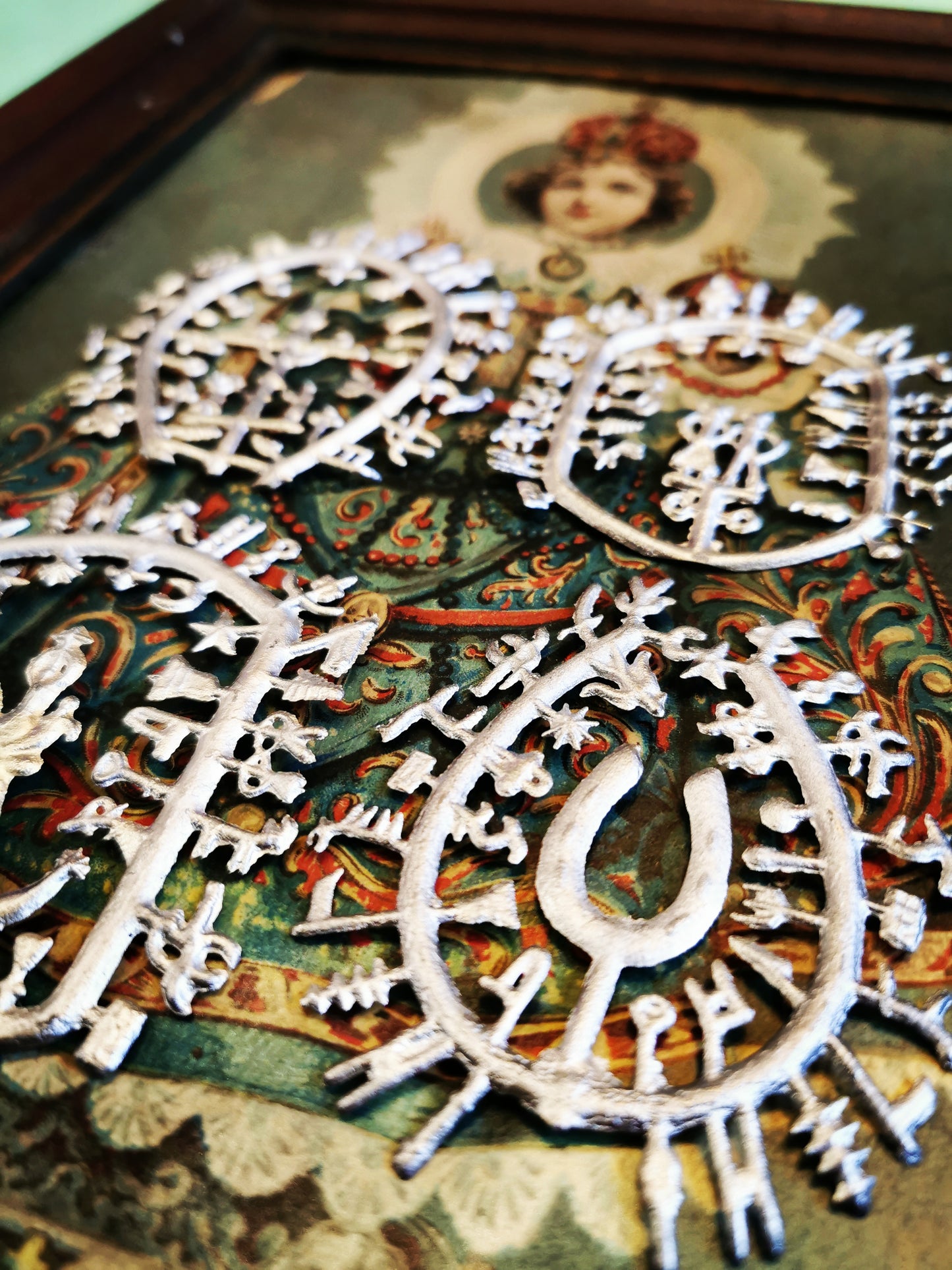 Pagos de Plomo amulets