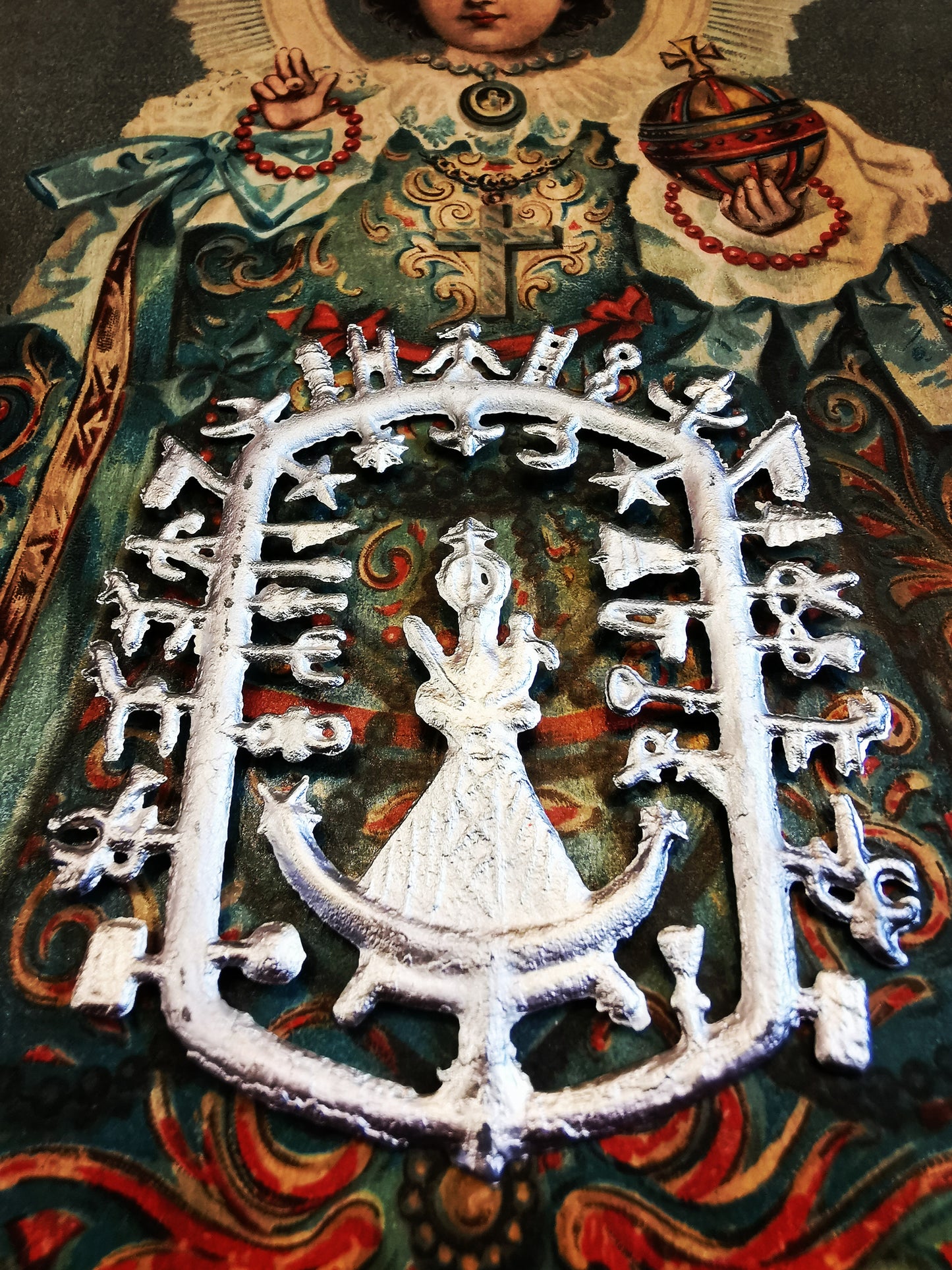 Pagos de Plomo amulets