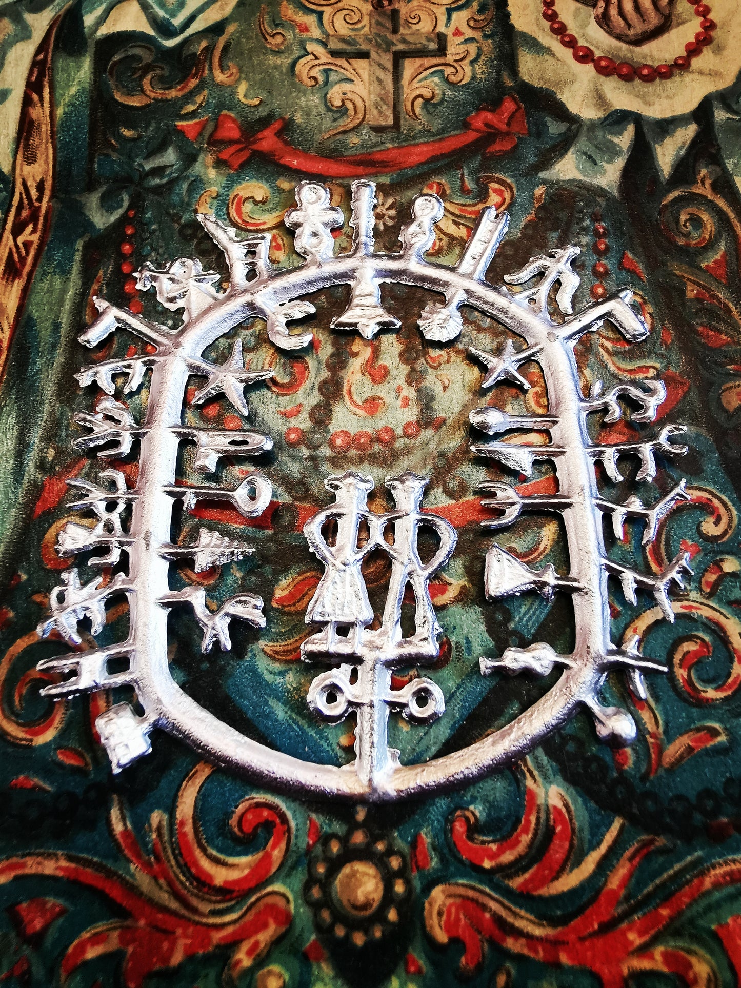 Pagos de Plomo amulets