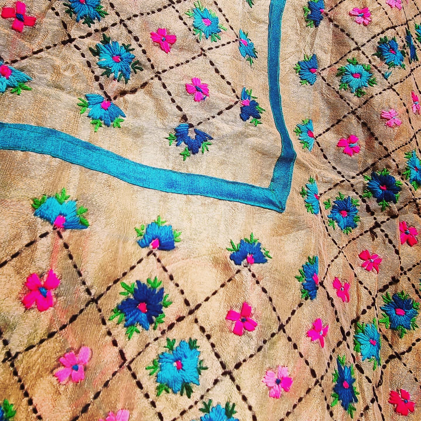 *SALE* Floral hand embroidered shawl