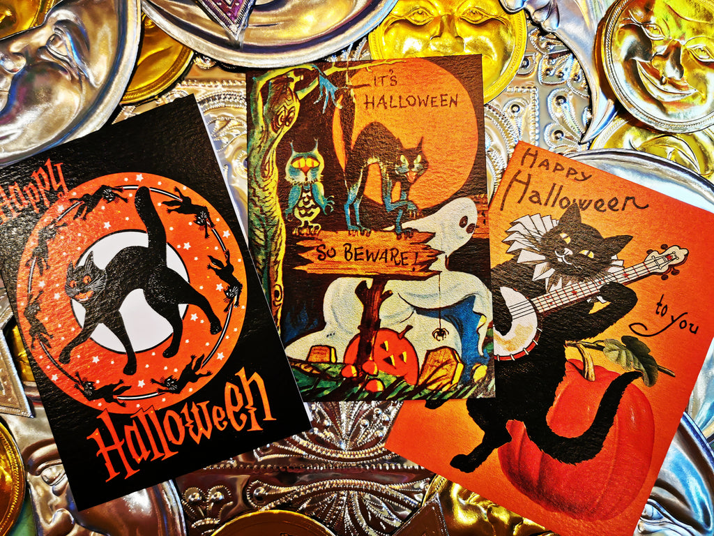 Glorious vintage style Halloween cards with the best black cats, SPOOKY!! 

Set of 3

 

 

 

