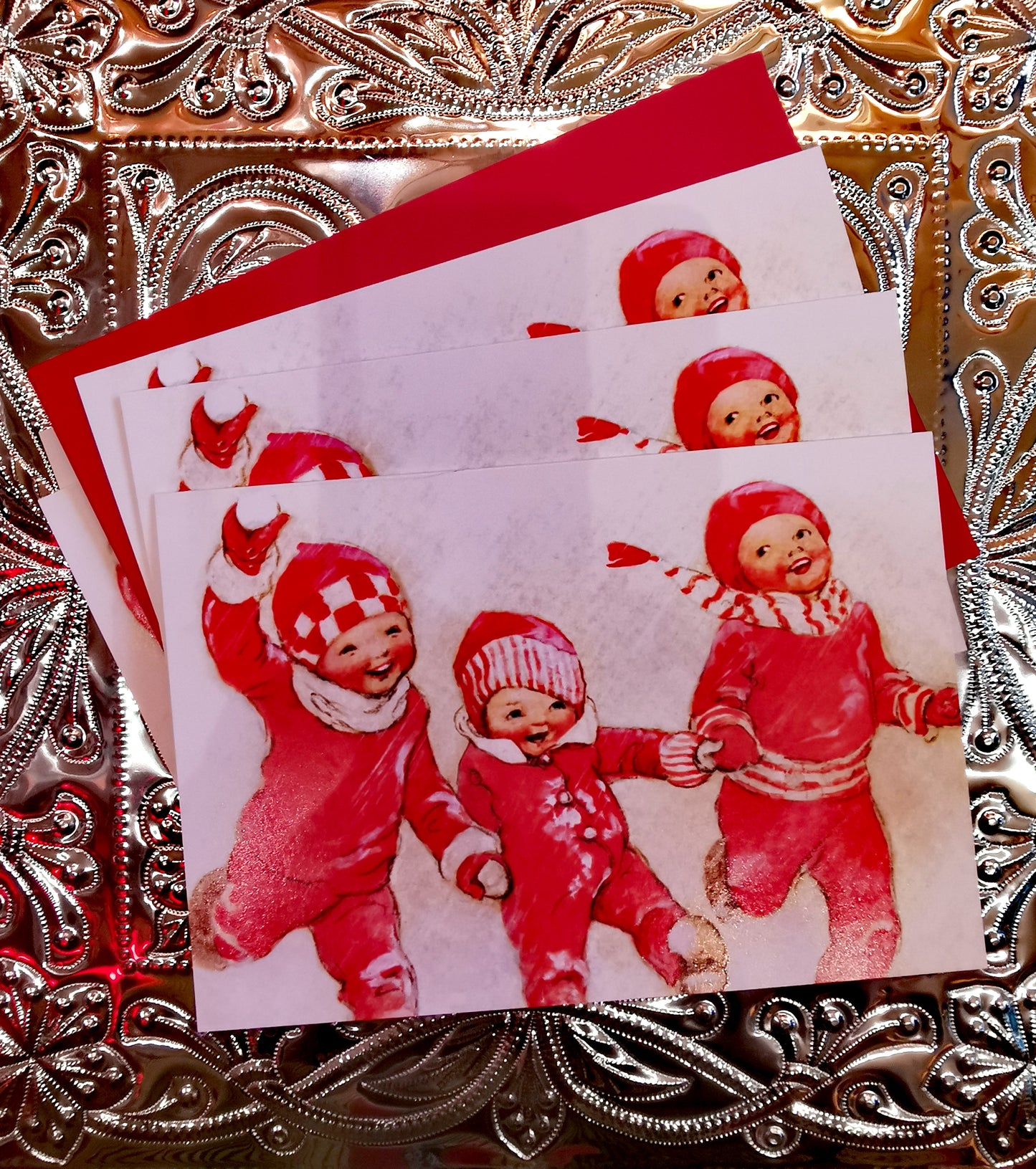 Cutest vintage kids book illustration on set of 5 cards. 