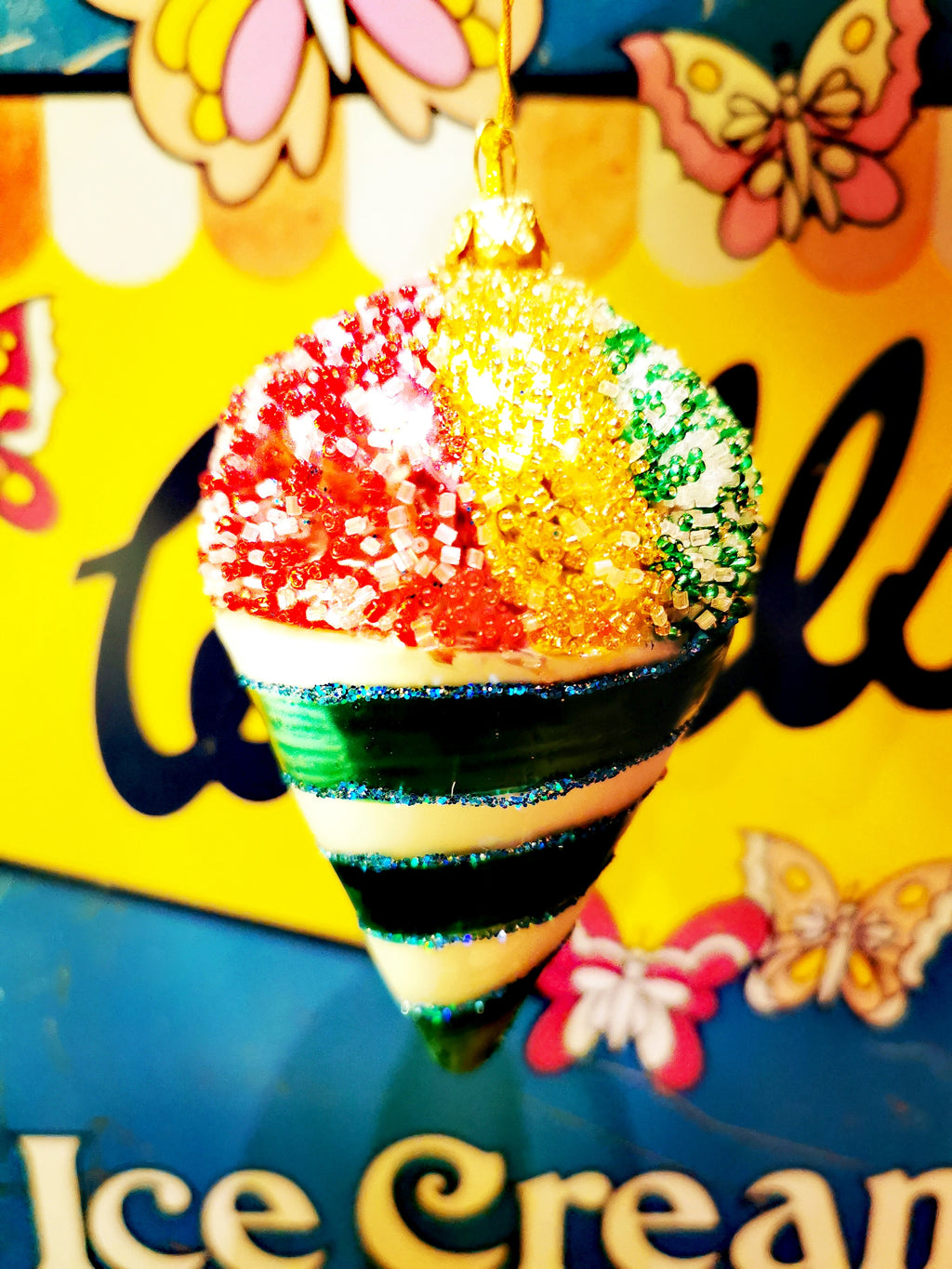 Lordy!..... bead and glitter frosted glass rainbow snowcone for the sweet toothed Christmas fan! 

12cm x 8cm x 8cm 

Glass, glass beads and glitter. 


