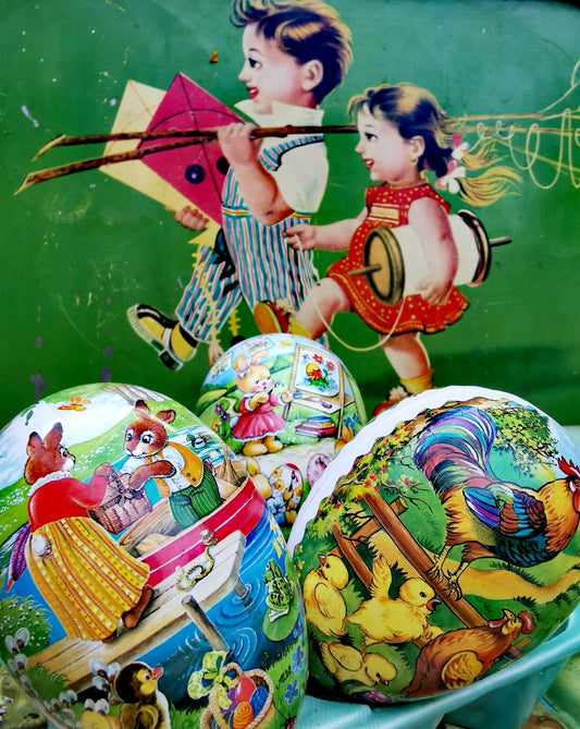 Beautiful German card eggs with vintage Easter illustrations, ready to fill with treats!

Paper and card

9cm x 6.5cm x 6.5cm

