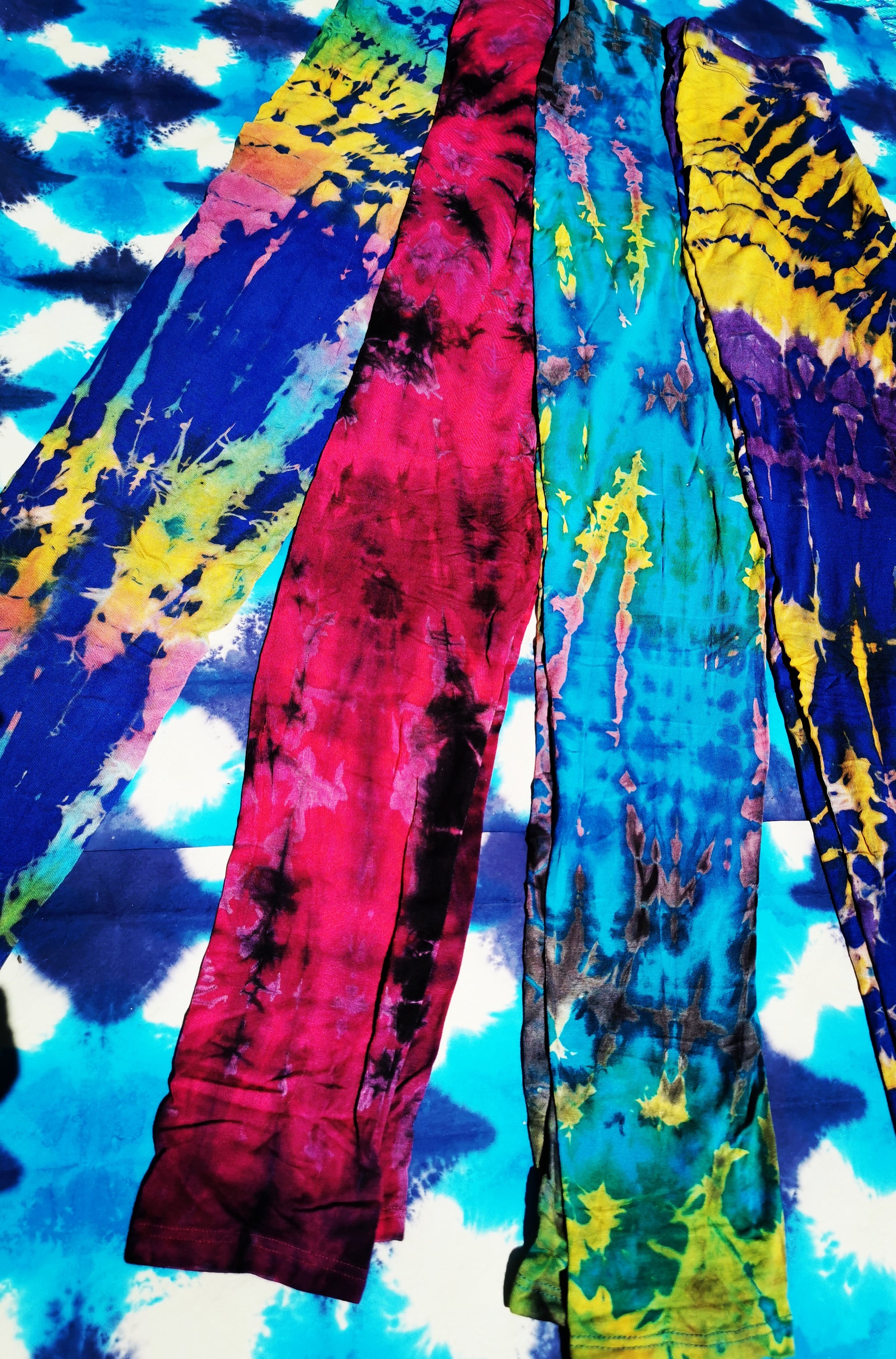 Long, soft and super-stretchy and fantastic  shibori tie dye colours on these long and lovely leggings

One Size (10-18)

Rayon and spandex

Ankle length


