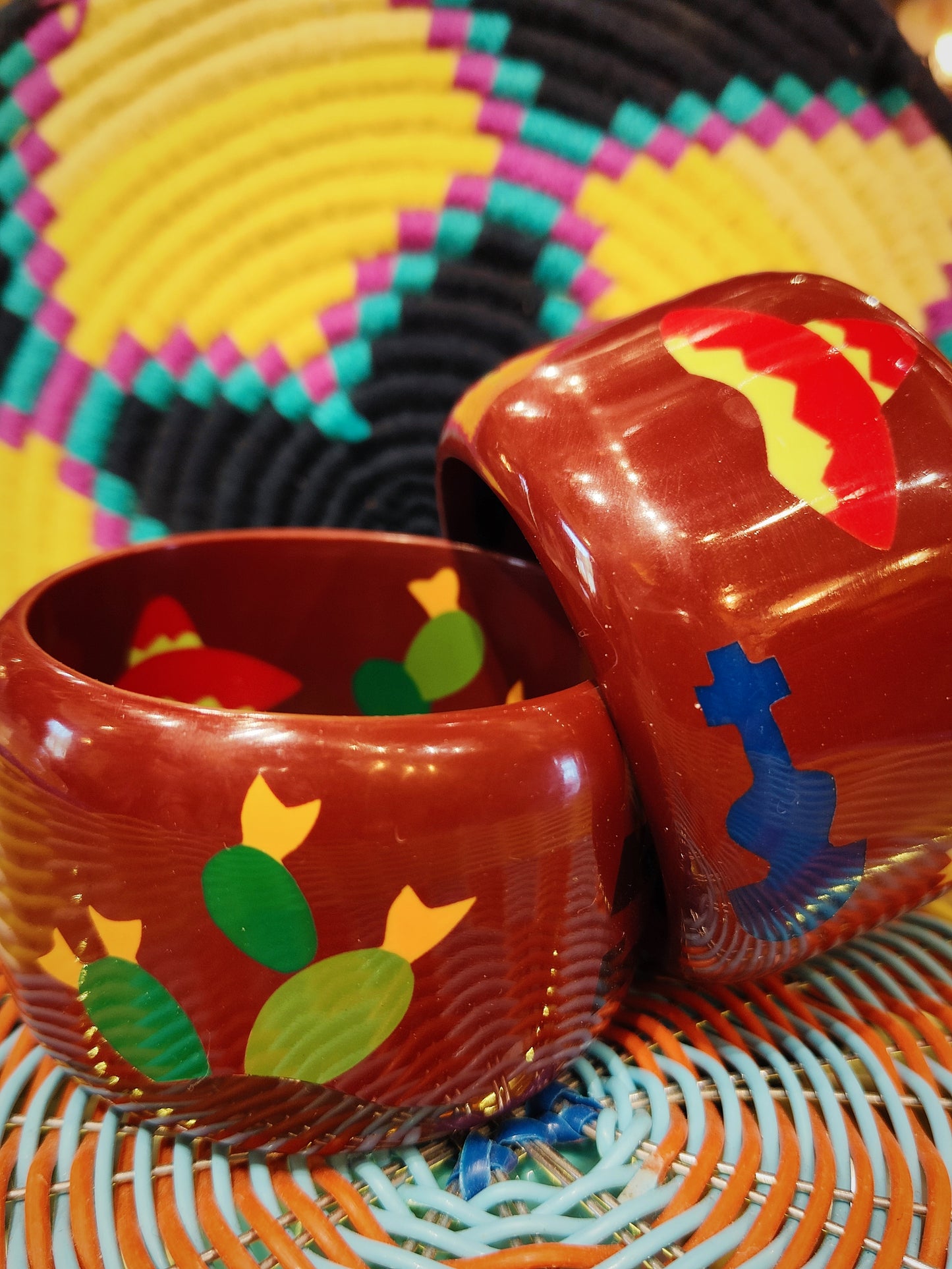 These fabulous heavy resin bangles are inspired by original bakelite designs from the 1950s

Created in France with stunning detail to what makes vintage jewellery super special!

Outside dimensions 5cm deep,7.5cm diameter

Inside diameter 6.8cm

 

