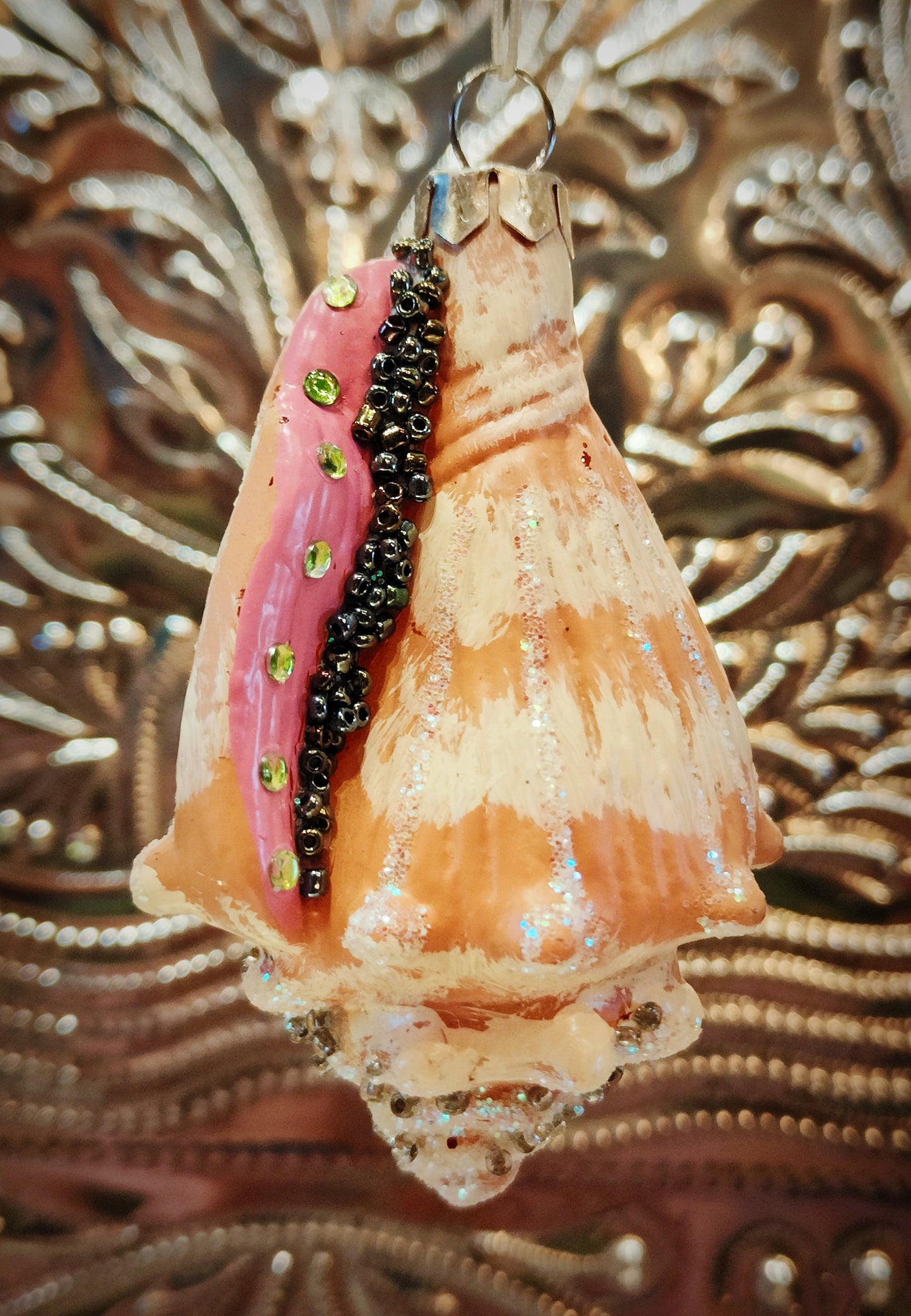 Kitsch seashells