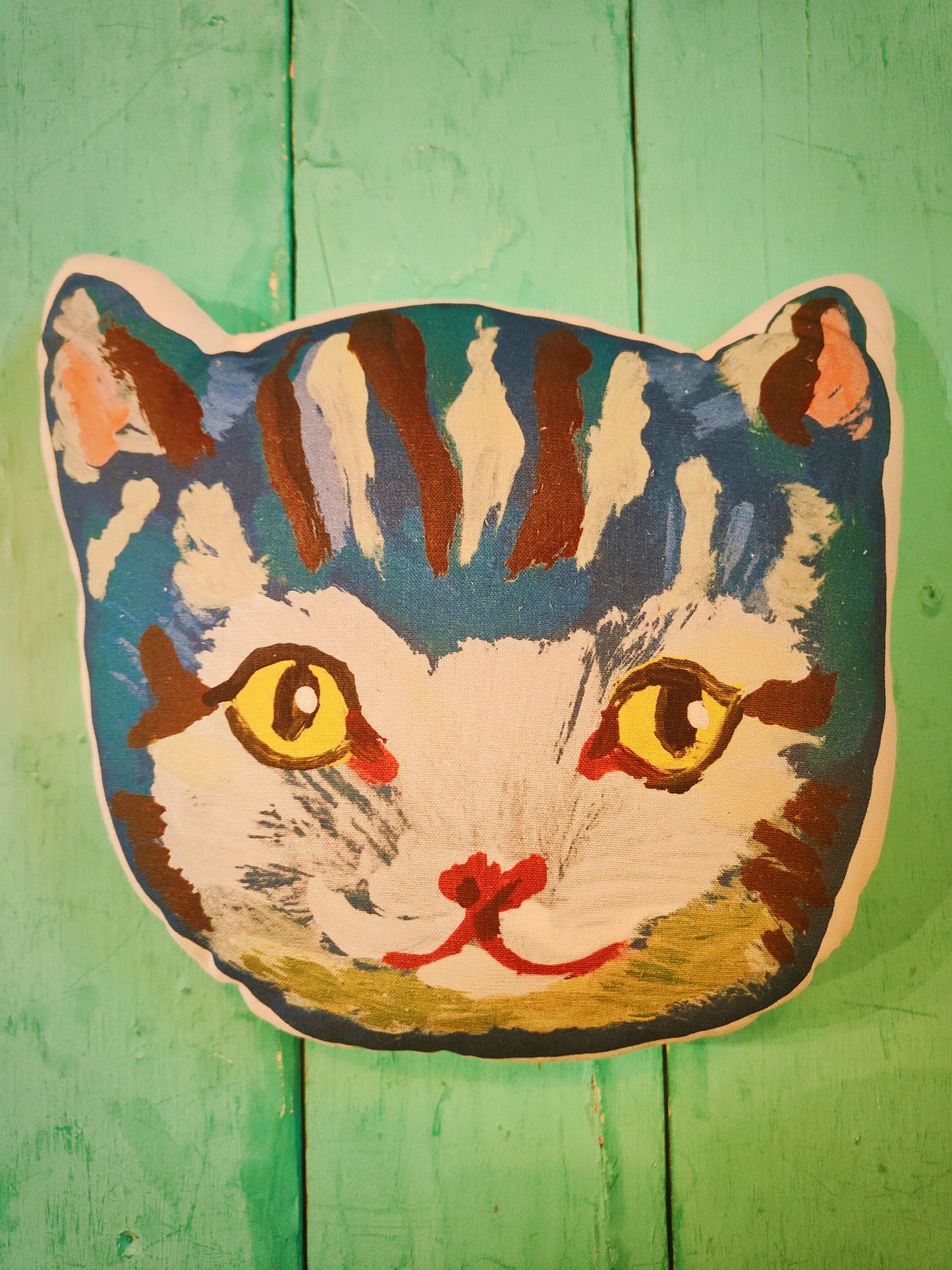 Cat face cushion