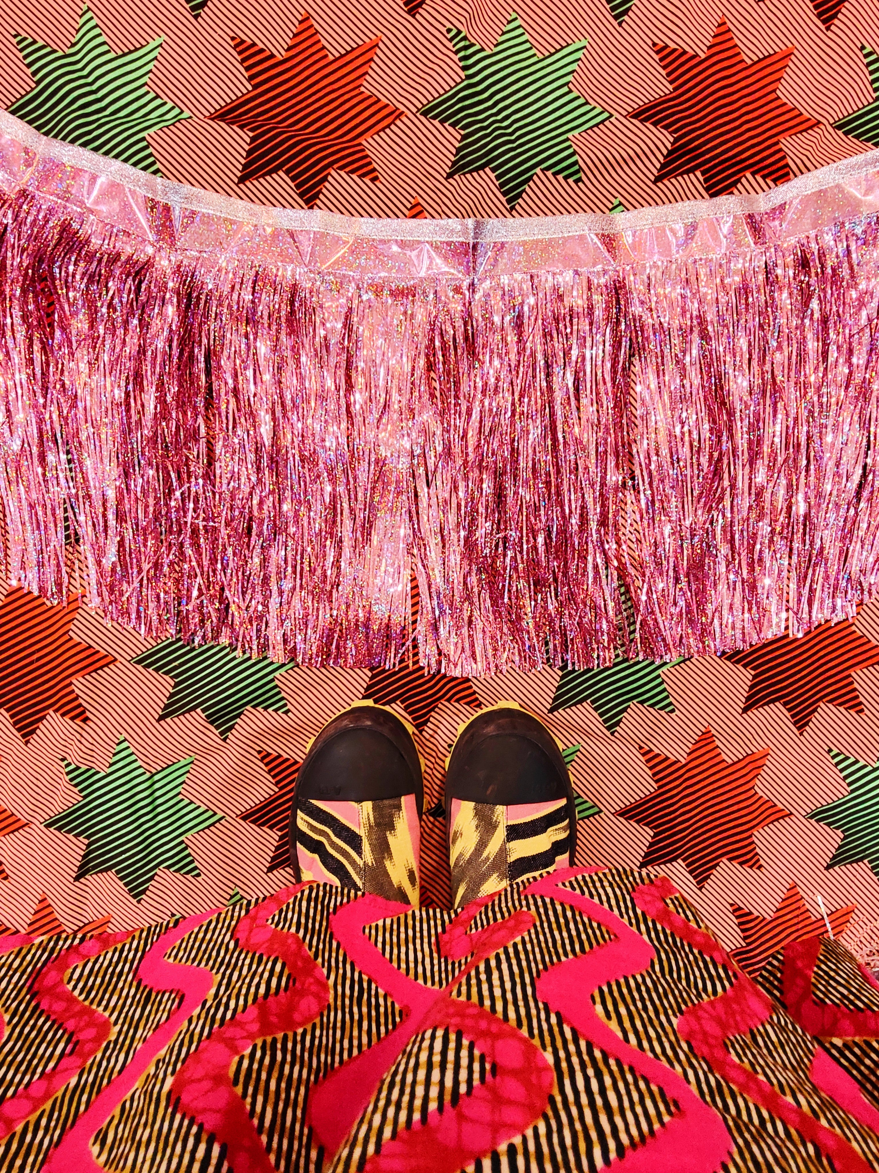 Holographic fringe garland