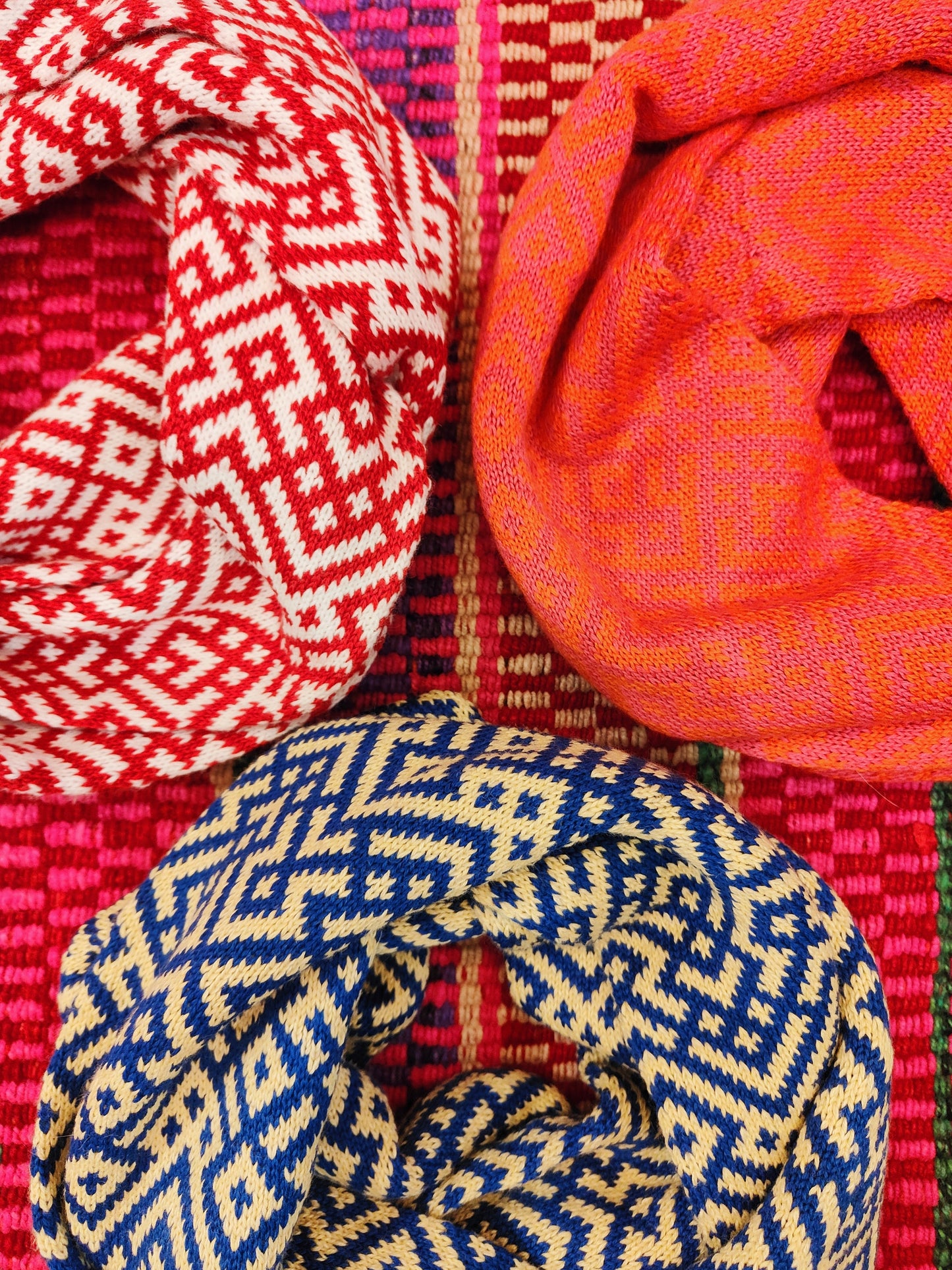 *SALE* Geometric knitted snoods