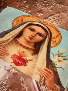 Religious loveliness for your bathroom, bedroom or kitchen these soft printed velour mats are nice and cosy for your toes,and kitsch up your home something special!!

75 x 44cm

Printed velour,foam,silicone back

virgin mary  kitsch