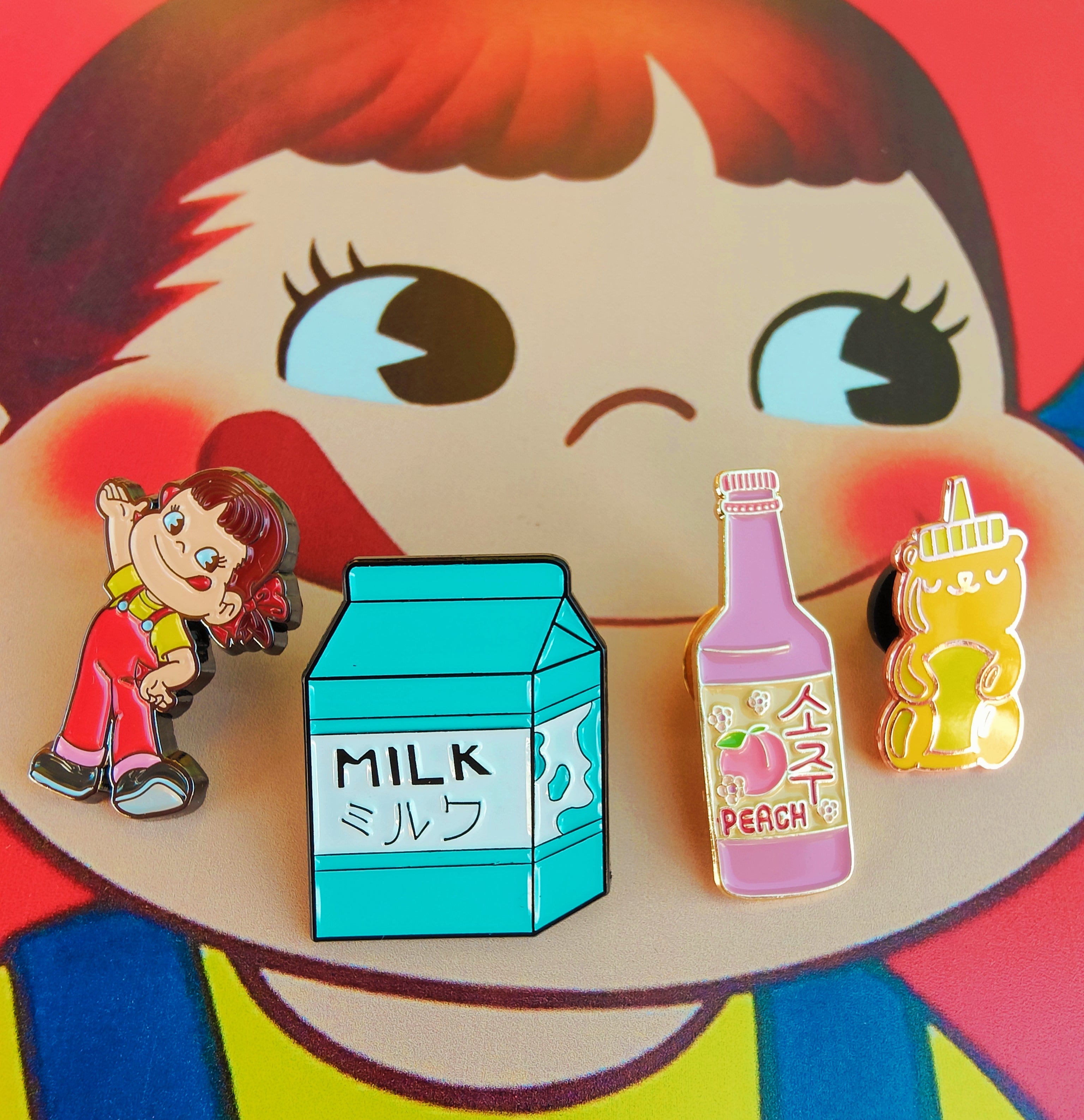 Japanese food packaging is the best!!! .A fantastic postable gift for all of your cute and kitsch loving pals!

Enamelled metals.

