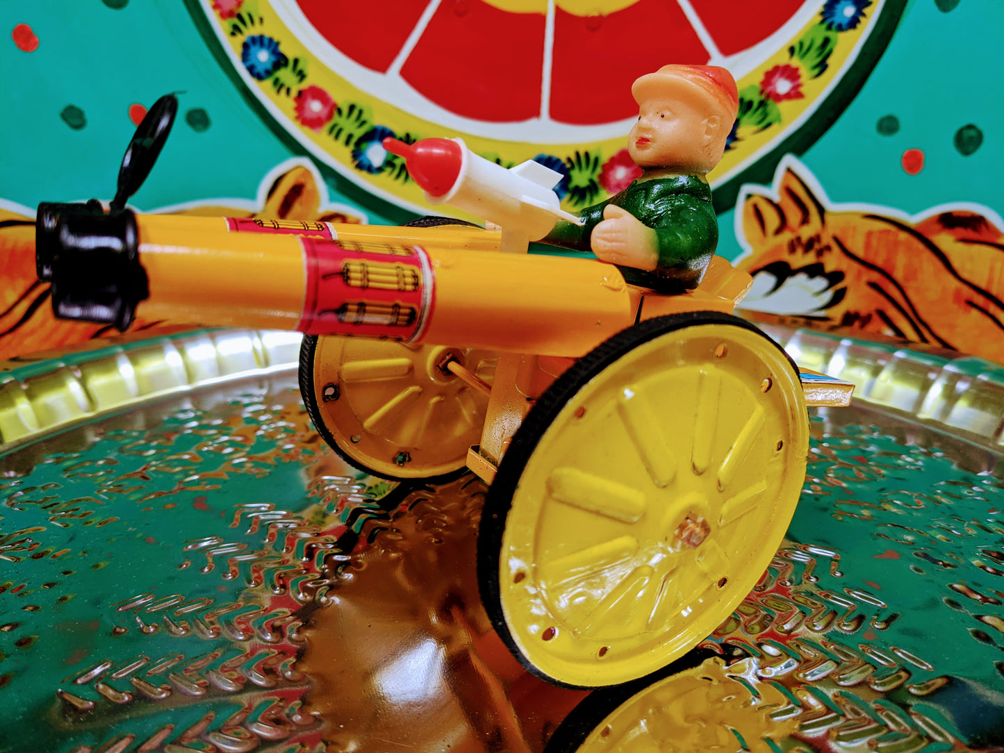 Cannon tin toy