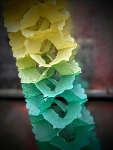 Set of 10 paper streamers  The perfect Christmas decoration   approx  1.2 meters x 6 cm diameter 