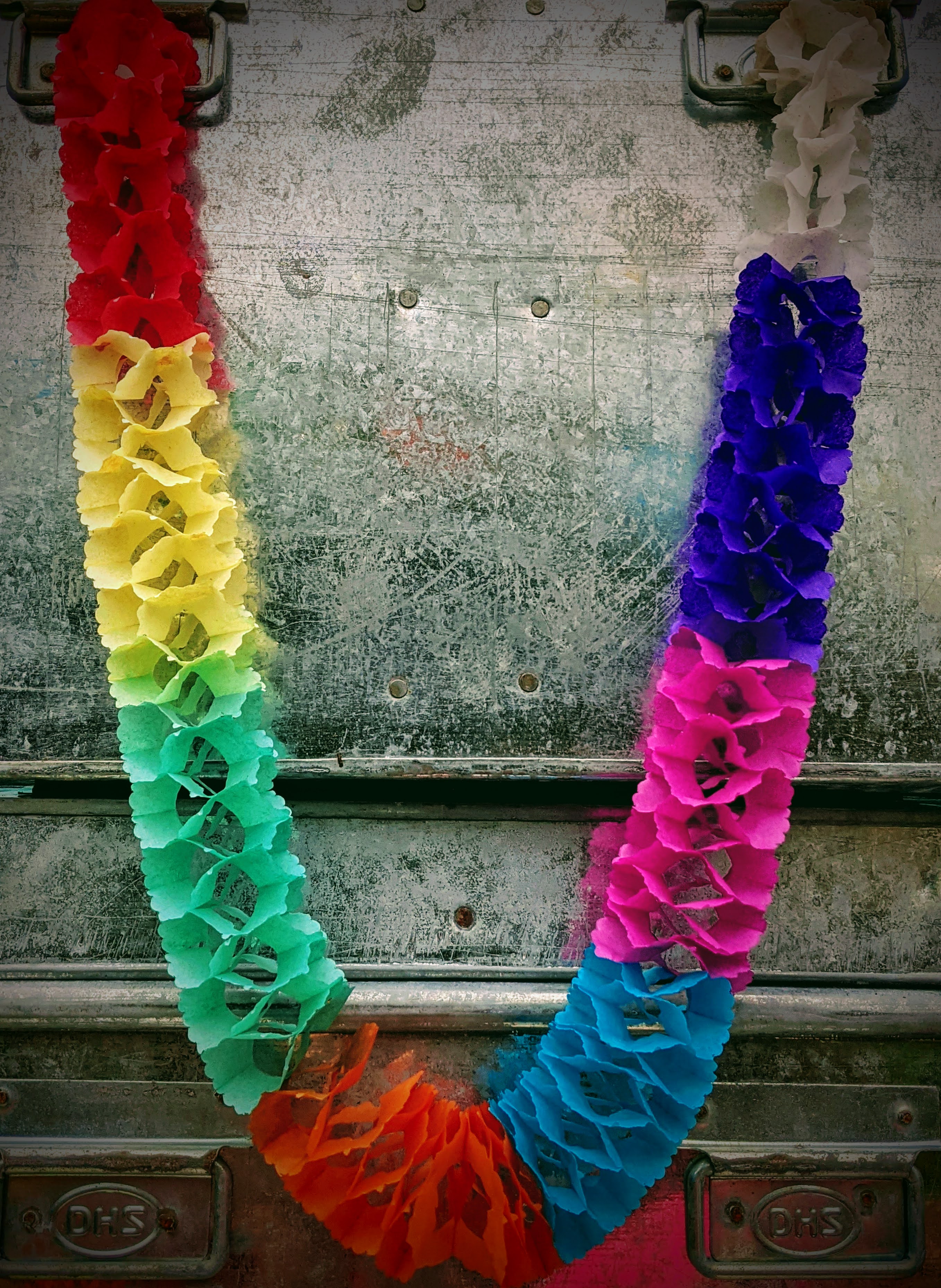 Paper streamers set of 10